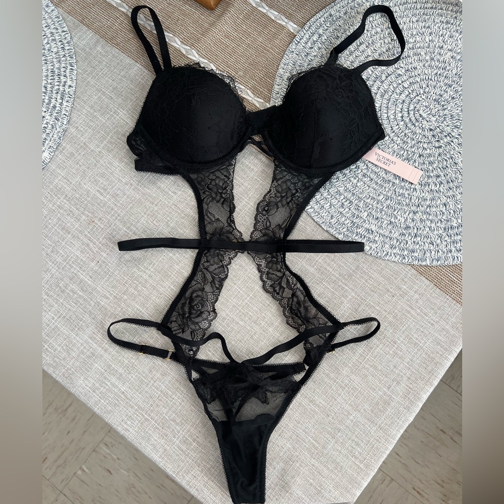 ⭐️ NEW!!! Victoria's Secret Black Lace Cutout body suit